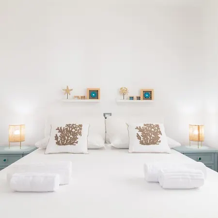 Casa Dei Bucanieri-seaside Garden Apartment